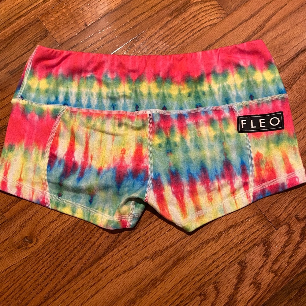 Low rise contour fleo shorts